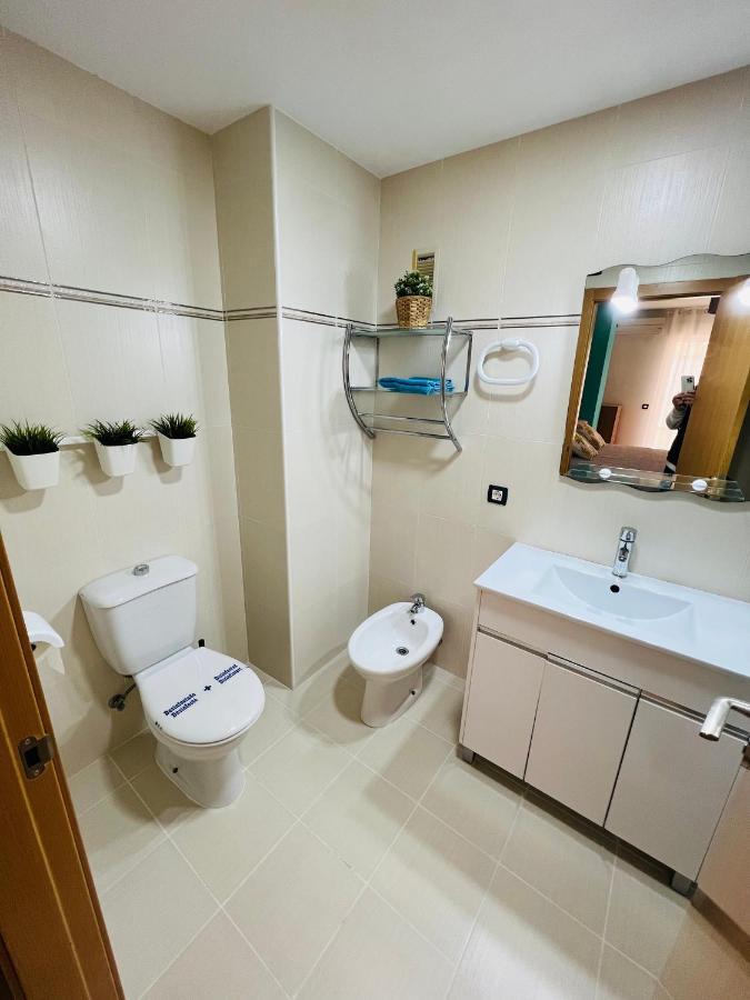 APARTAMENTO CENTRO 3 HABITACIONES CON AIRE ACONDICIONADO A 150m DE LA PLAYA Peñíscola Exterior foto